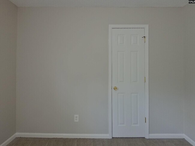 Building Photo - 381 Valley Heights Ln