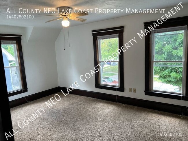 Building Photo - 1353 Cove Ave