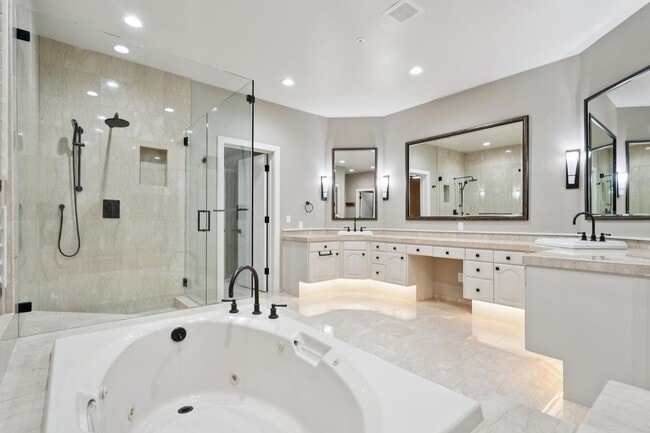 Building Photo - 651 Manresa Ln