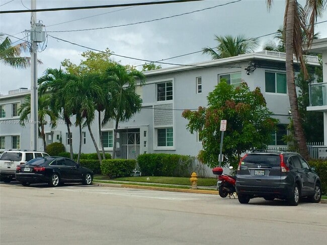 Building Photo - 7207 Bay Dr