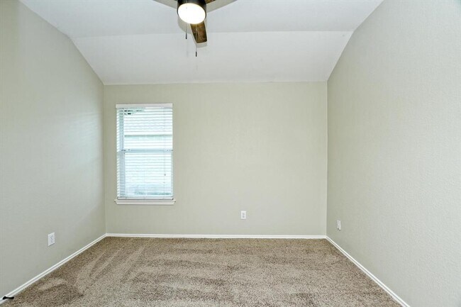 Building Photo - 104 Windmill Cir