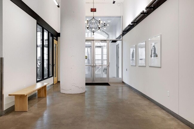 Building Photo - 250 Park Ave