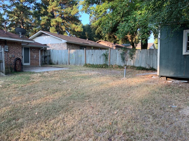 Building Photo - 229 Hillside Cir