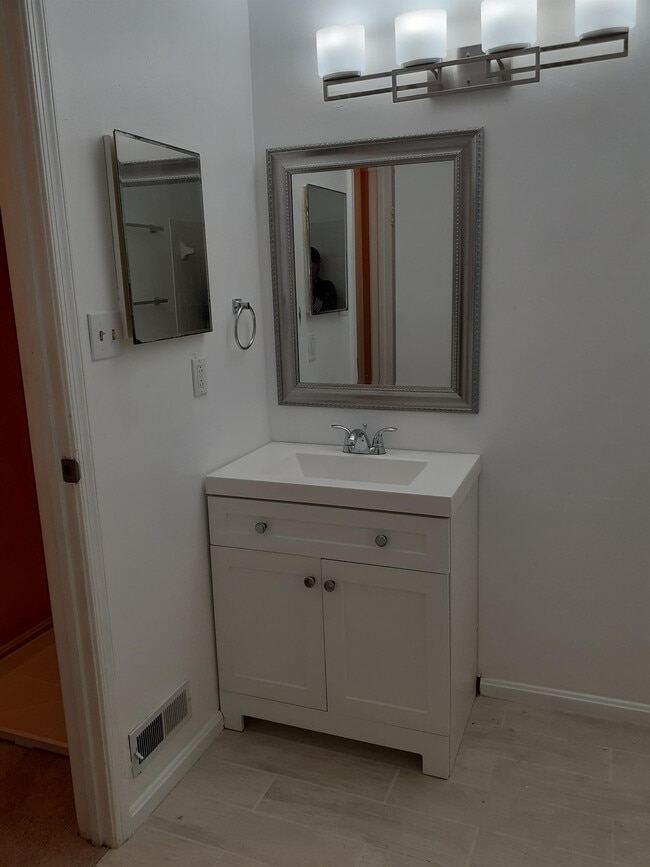 Building Photo - 7540 Belle Grae Dr