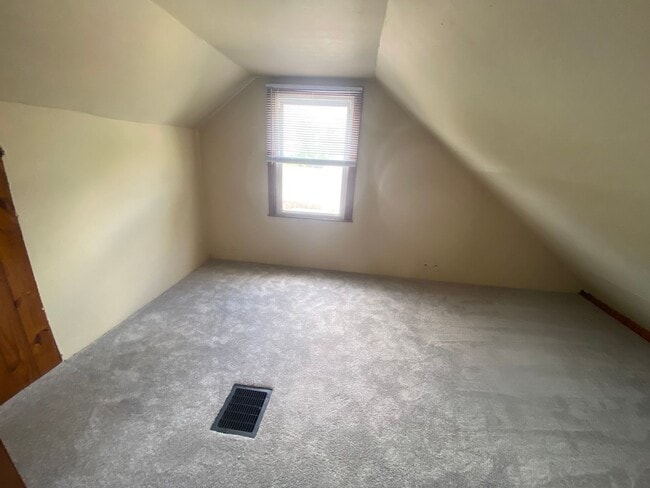 Building Photo - BRIDGETOWN - Charming 4 bedroom home w lots of living space.  1 car gar.  deck.