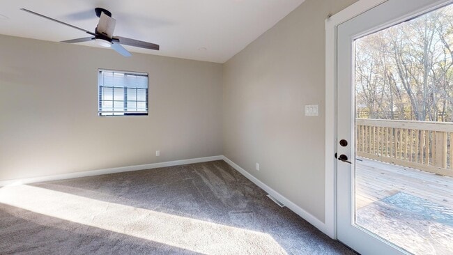 Building Photo - 1033 E 51st Pl