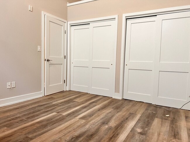 Building Photo - 4627 E. Thompson-2 Bed