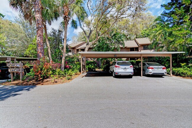 Building Photo - CHARMING PELICAN COVE CONDO!