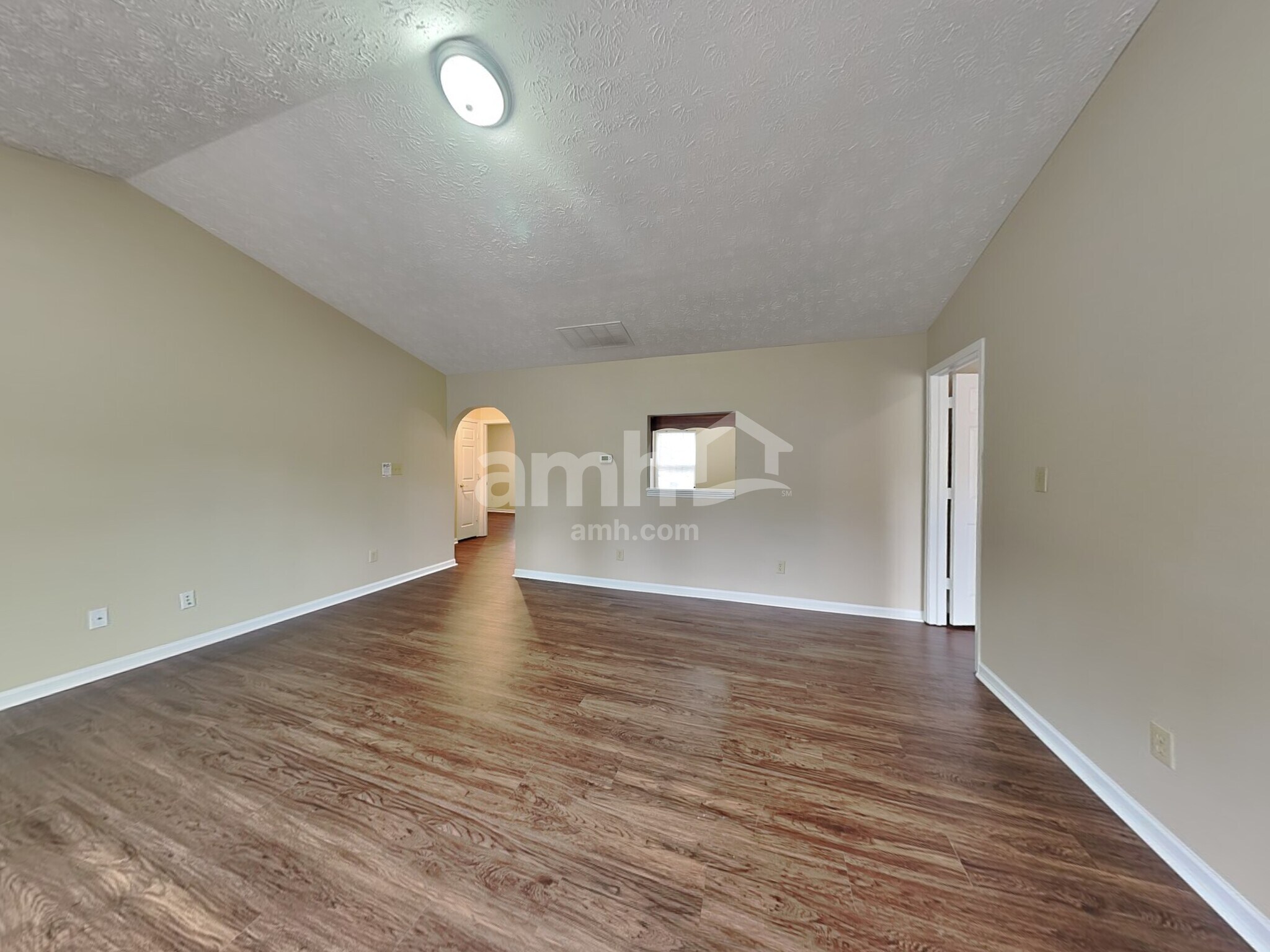 Building Photo - 10684 Summerwood Ln
