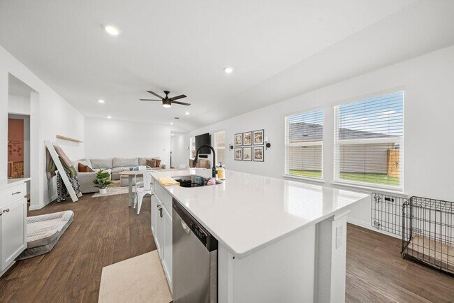 Building Photo - 151 Galanthus Ct