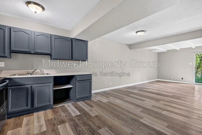 Building Photo - 10002 Kodiak Dr