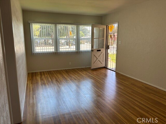 Building Photo - 331 W San Bernardino Rd