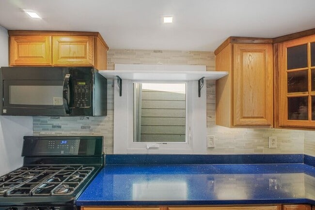 Building Photo - 1109 Caroline St