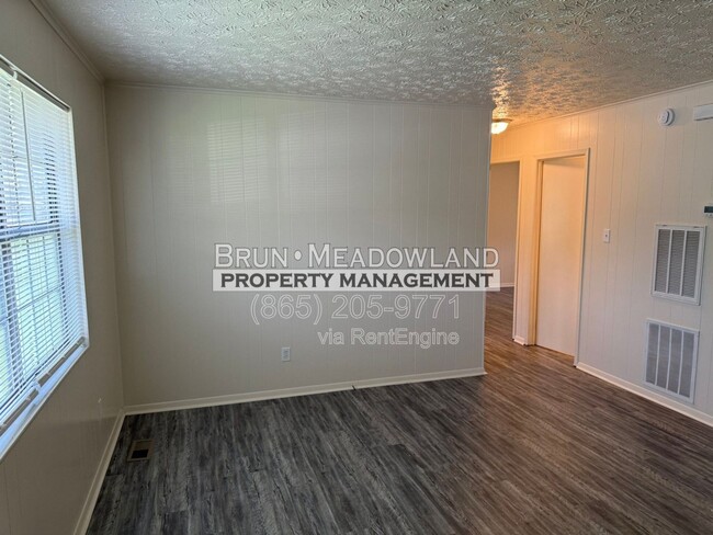 Building Photo - 1930 Lovell Rd