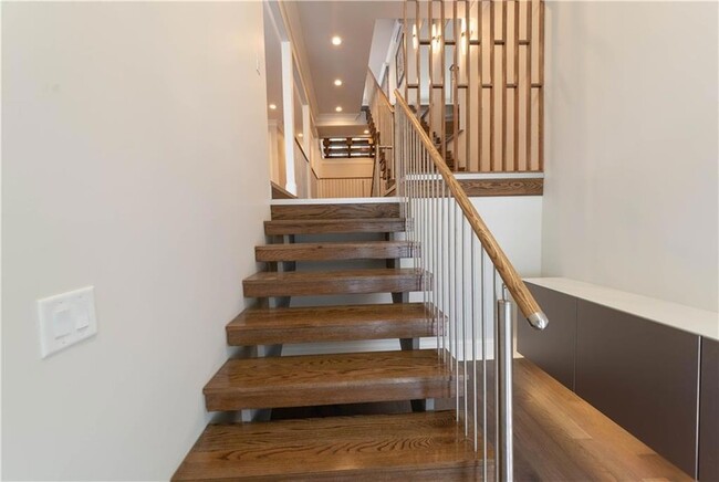 Building Photo - 172 Oxbo Rd