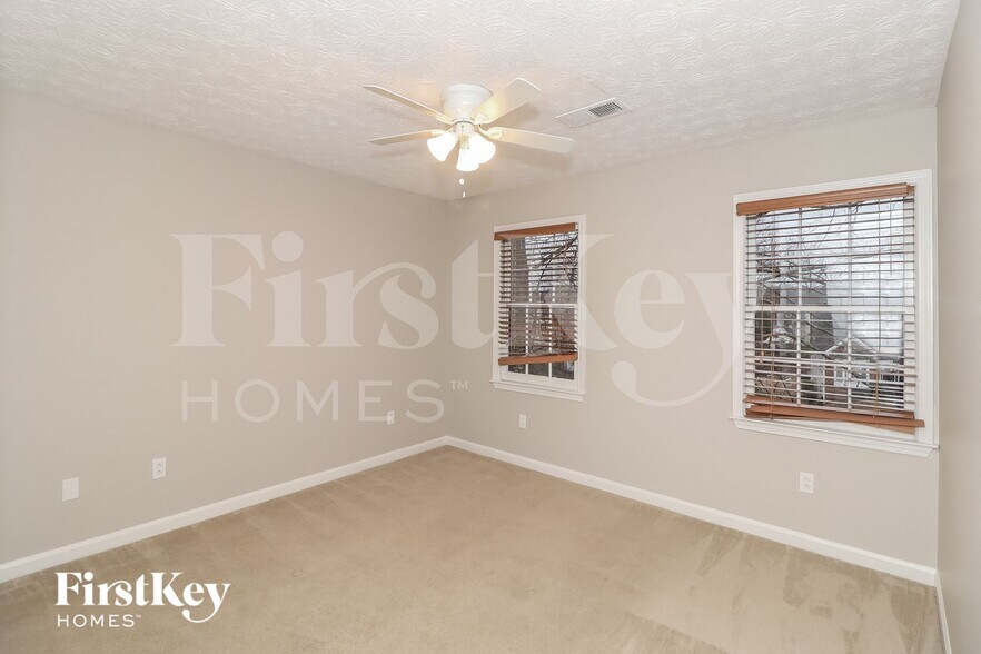 Building Photo - 2117 Gatwick Dr