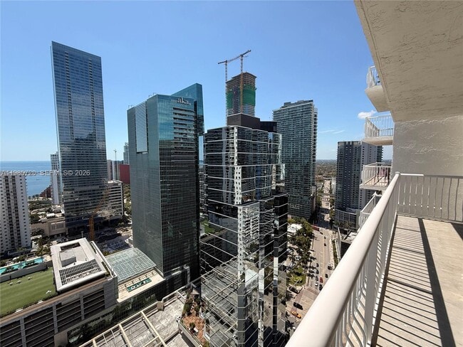 Building Photo - 1200 Brickell Bay Dr