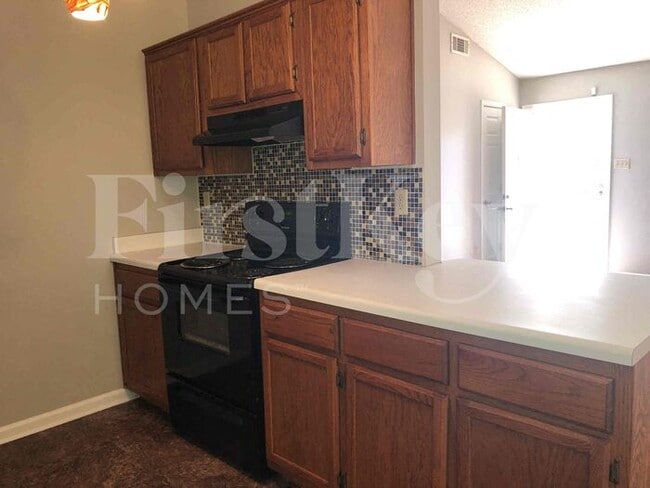 Building Photo - 5923 Willow Springs Dr