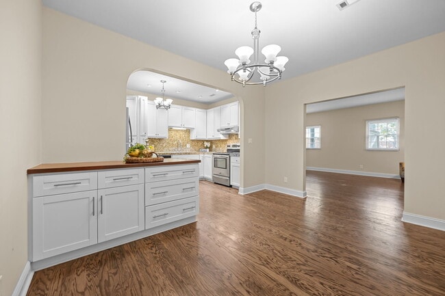 Building Photo - 6423 New Market Way
