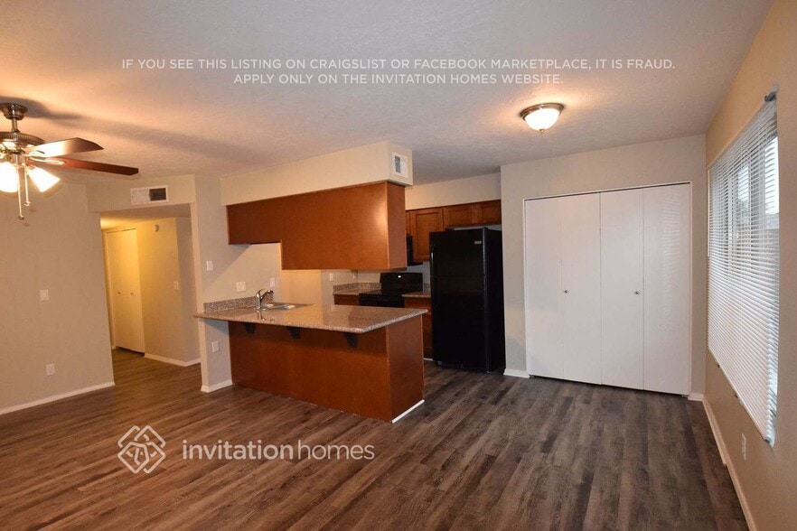 Building Photo - 1296 W Tulsa St