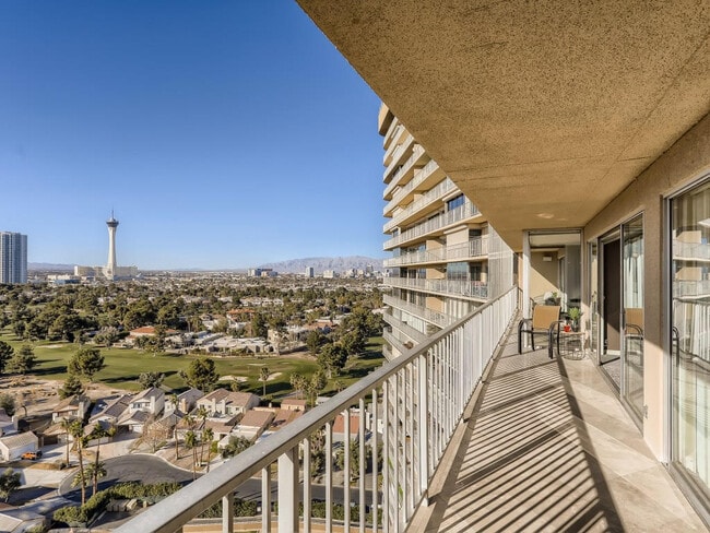 Building Photo - 3111 Bel Air Dr
