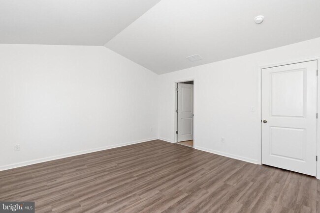 Building Photo - 984 Lorewood Grove Rd