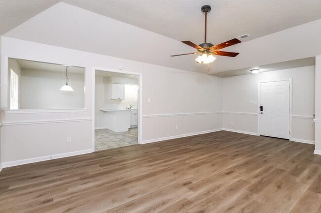 Building Photo - 7073 Gleneagles Dr