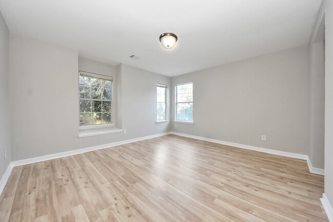 Building Photo - 19019 Remington Park Dr