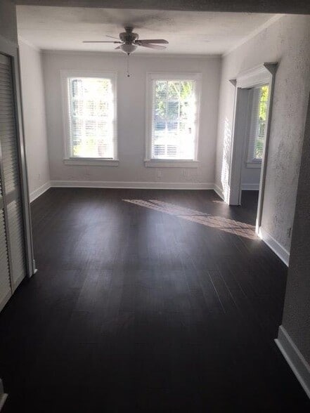 Building Photo - 407 S Melville Ave