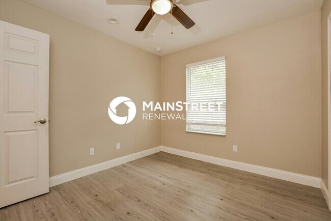 Building Photo - 4 Bedroom Pet-Friendly Home in Mount Dora, FL with Main Street Renewal