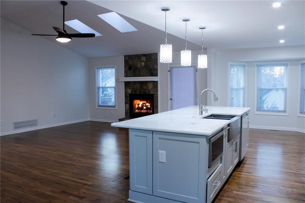 Building Photo - 1157 Mountain Springs Dr