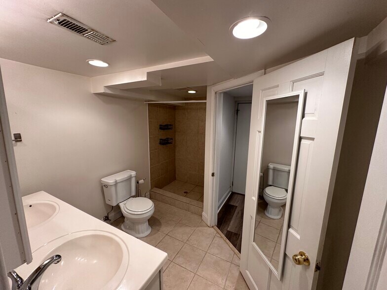 Lower Bath - 2250 Cathedral Ave NW