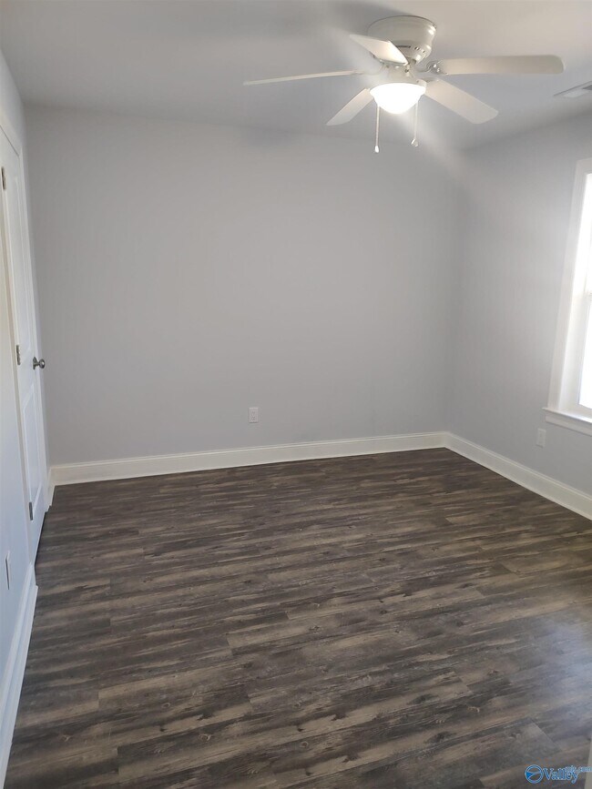 Building Photo - 100 Kaliegh Paige Cir