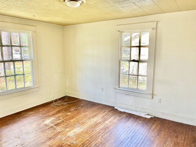 Building Photo - 3342 Eaton St