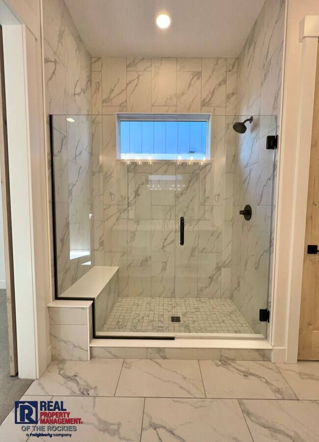 Building Photo - Gorgeous 4 bed 3 bath + Office home located on the 12th Tee of the TPC golf Course!