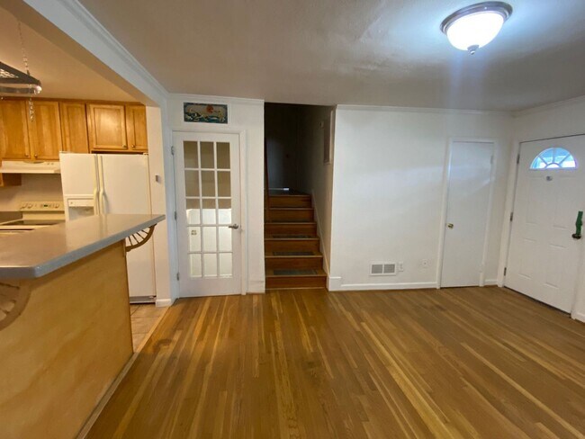 Building Photo - Move In Ready! "ASK ABOUT OUR ZERO-DEPOSIT...