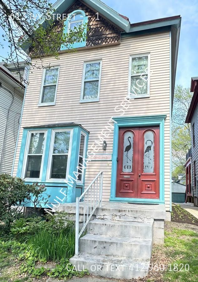 Building Photo - 613 Ivy St