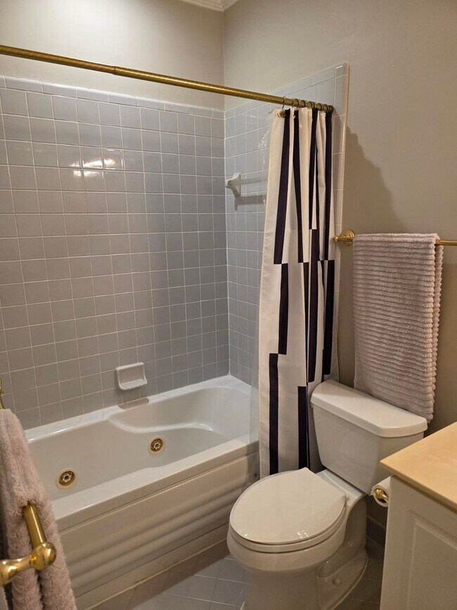Building Photo - Live in Luxury at The Ivey’s – Uptown Char...