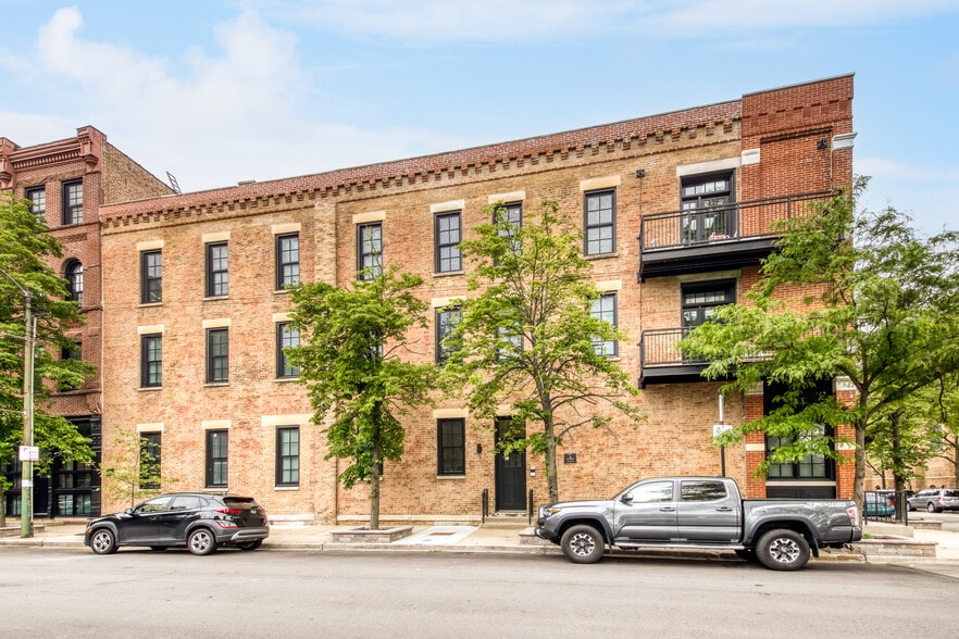 Building Photo - 1339 N Noble St