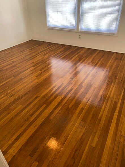 Building Photo - 8830 Underwood St