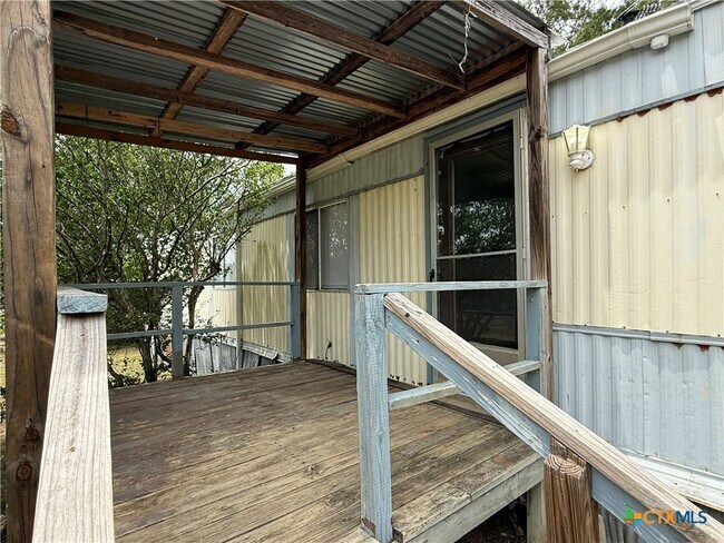 Building Photo - 222 Six Pines Rd