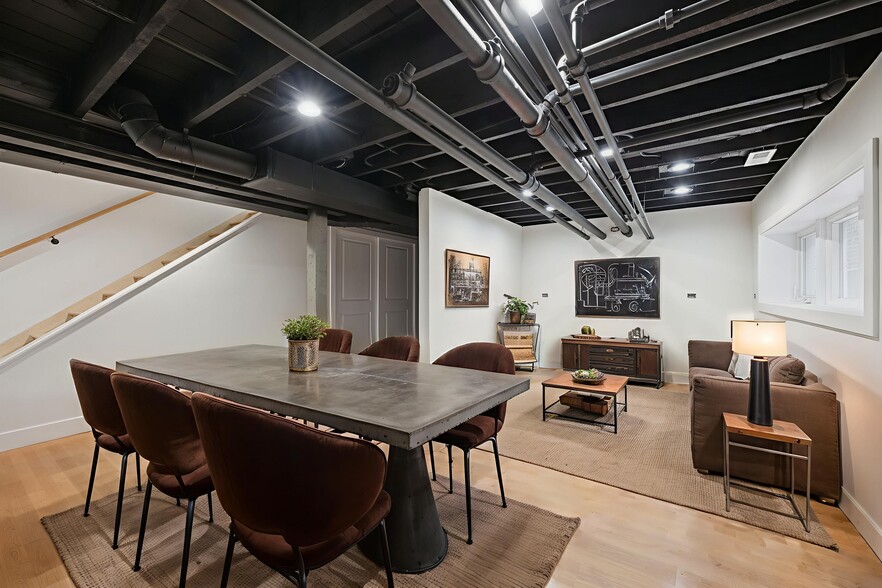 Building Photo - 2627 W Rice St