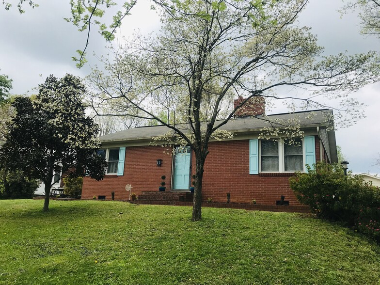 212 Evans Street - 212 Evans St