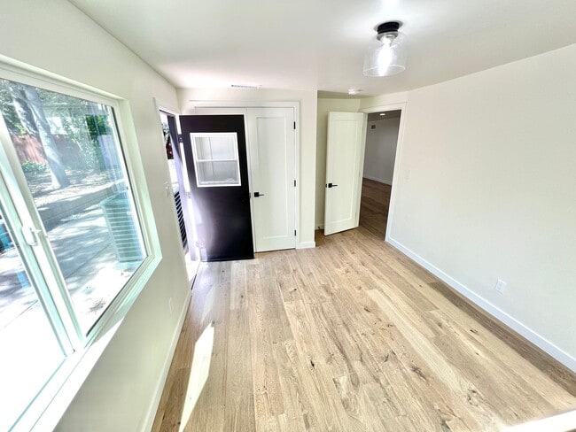 Building Photo - Beautifully Remodeled 2 Story Home In Cold...