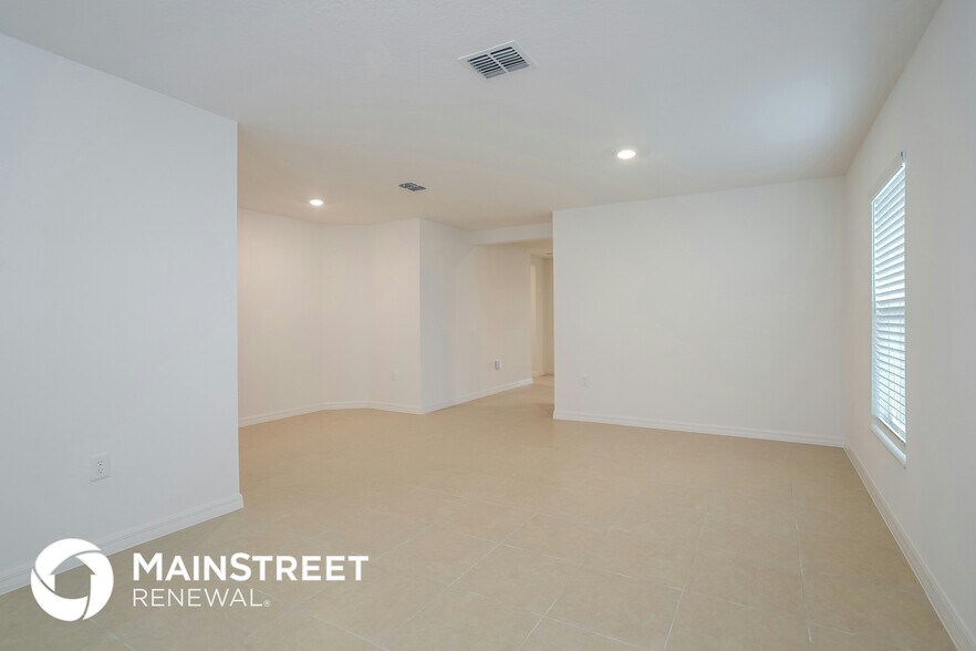 Building Photo - 1370 Brenway Dr