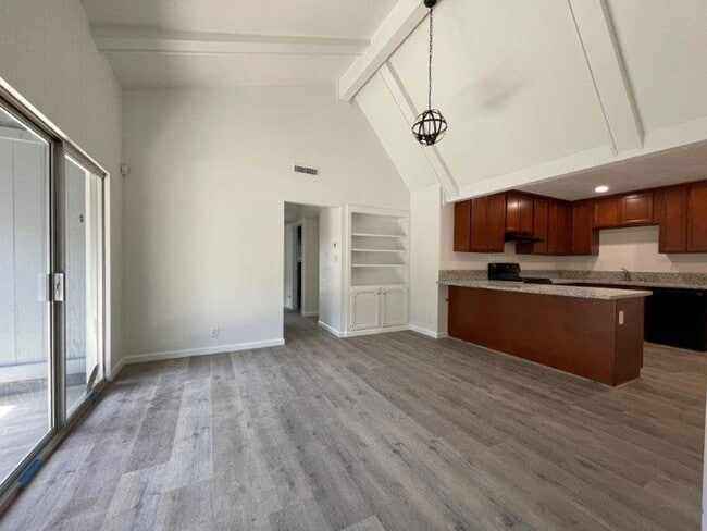 Building Photo - Great 3 Bed 2 Bath in Arden Arcade