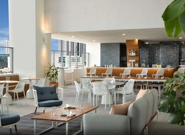 Building Photo - 249 NE 4th St