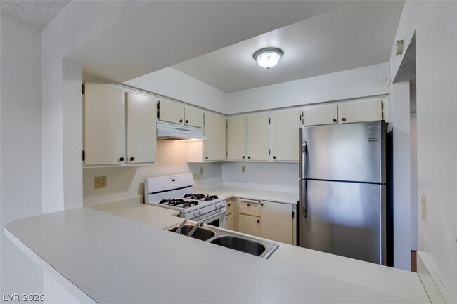 Building Photo - 1404 Santa Anita Dr