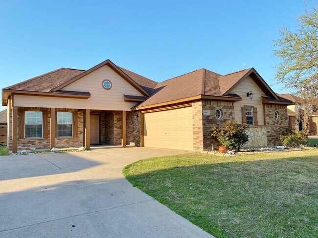 Primary Photo - Delightful 3/2/2 in Midlothian For Rent!