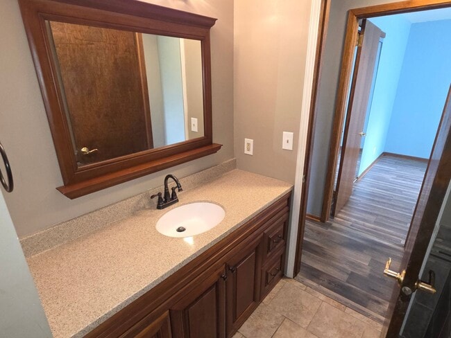 Building Photo - 3 bedroom Mukwonago townhome